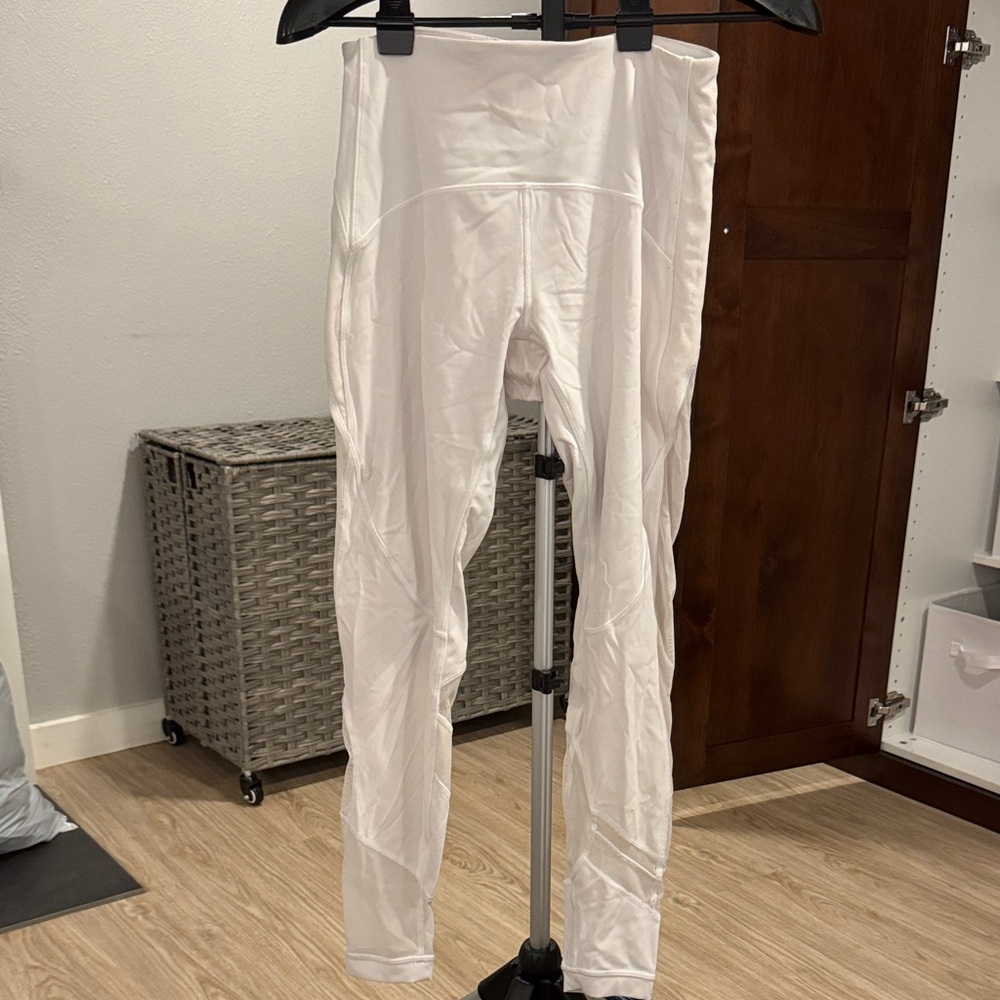 White High-Waisted Leggings